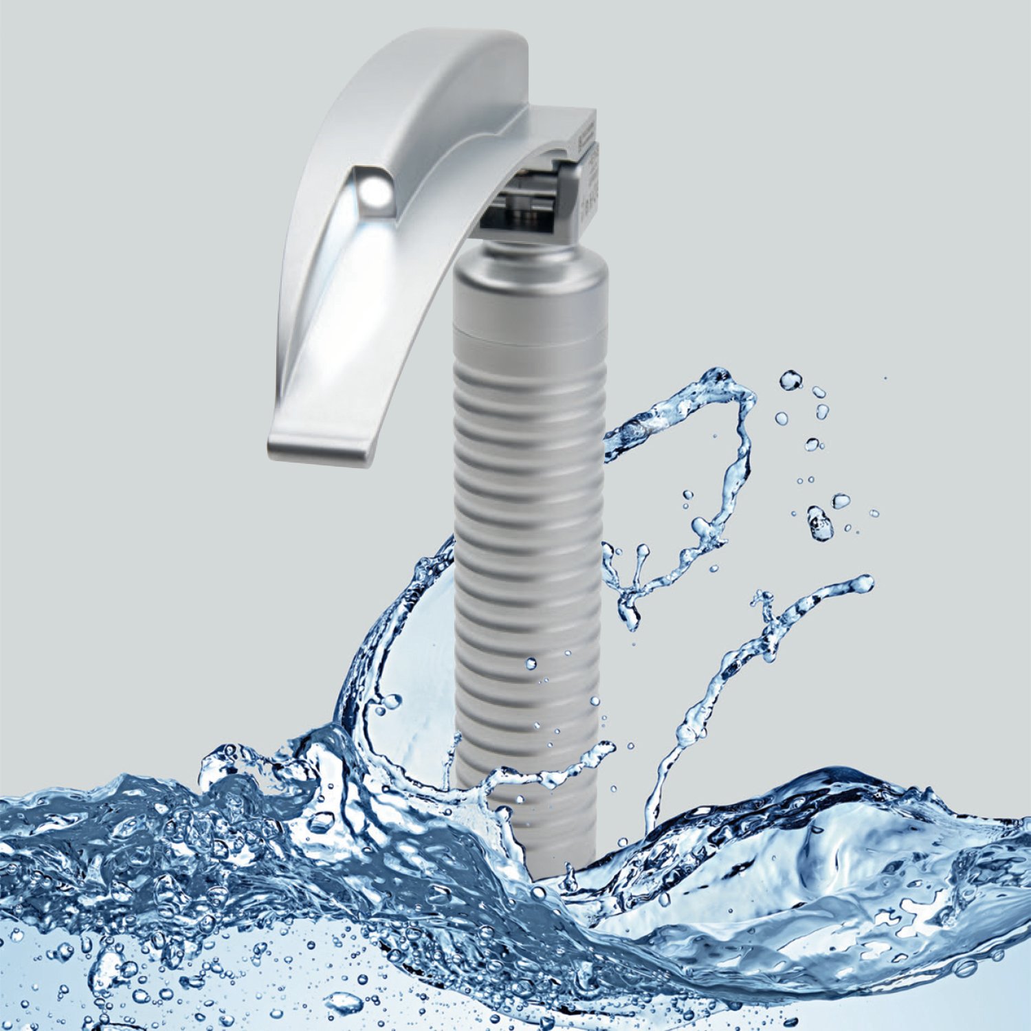 HEINE_EasyClean_Laryngoscpoe_handle_splash-300dpi